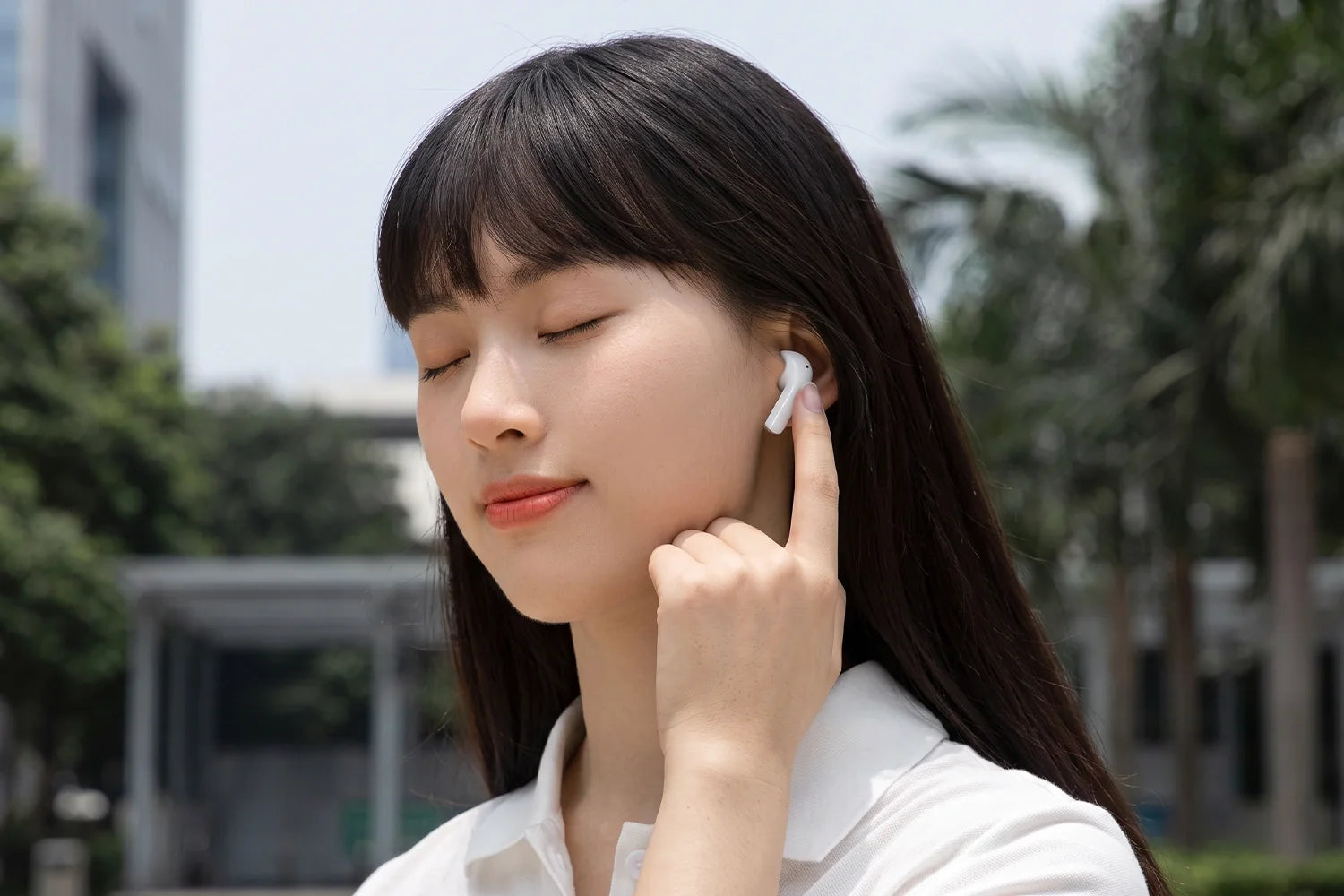 Apa Perbedaan TWS dan Earphone? Pilih yang Tepat untuk Anda!